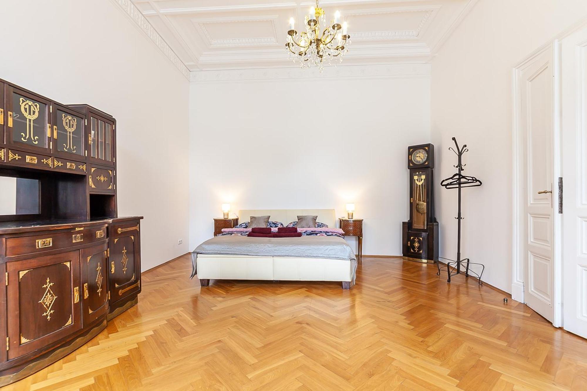 Royal Apartment By Charles Bridge View Of Saint Nicholas Church Prague Luaran gambar