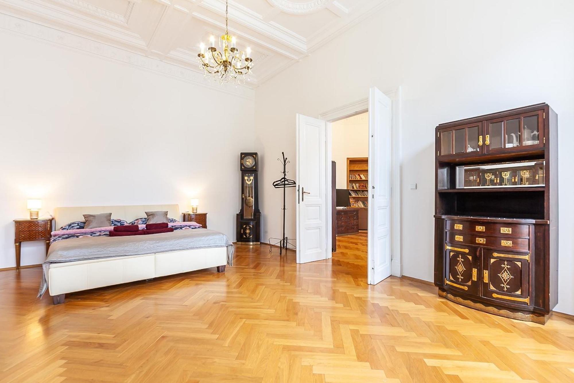 Royal Apartment By Charles Bridge View Of Saint Nicholas Church Prague Luaran gambar
